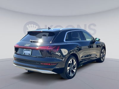 2022 Audi e-tron Premium Plus