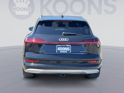 2022 Audi e-tron Premium Plus