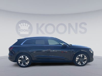 2022 Audi e-tron Premium Plus
