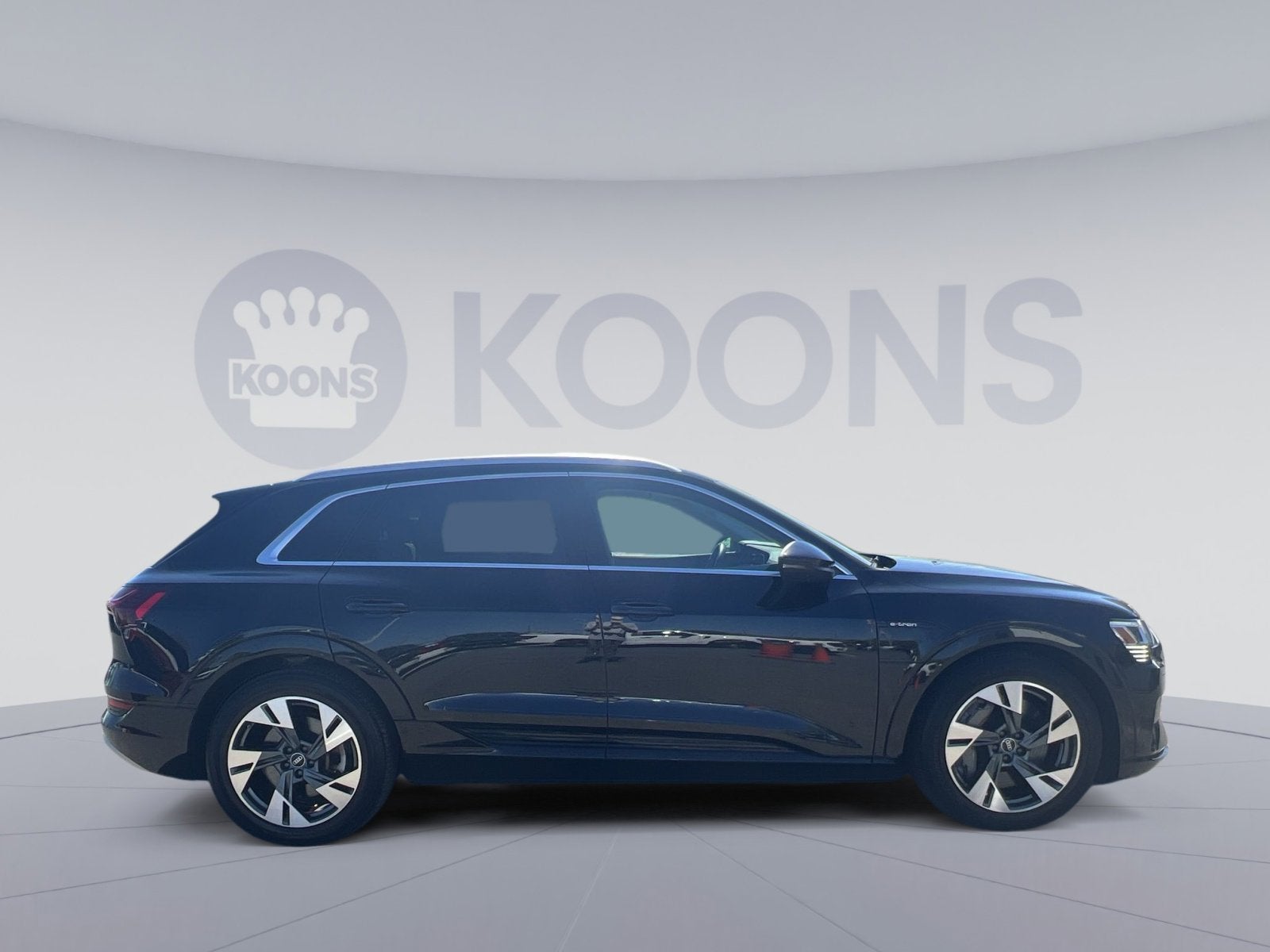 2022 Audi e-tron Premium Plus