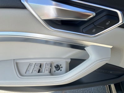 2022 Audi e-tron Premium Plus