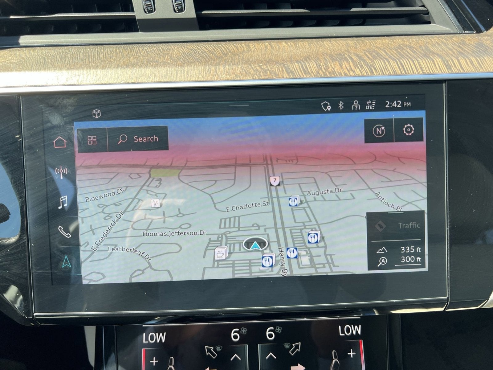 2022 Audi e-tron Premium Plus