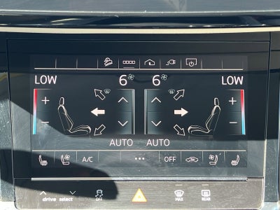 2022 Audi e-tron Premium Plus