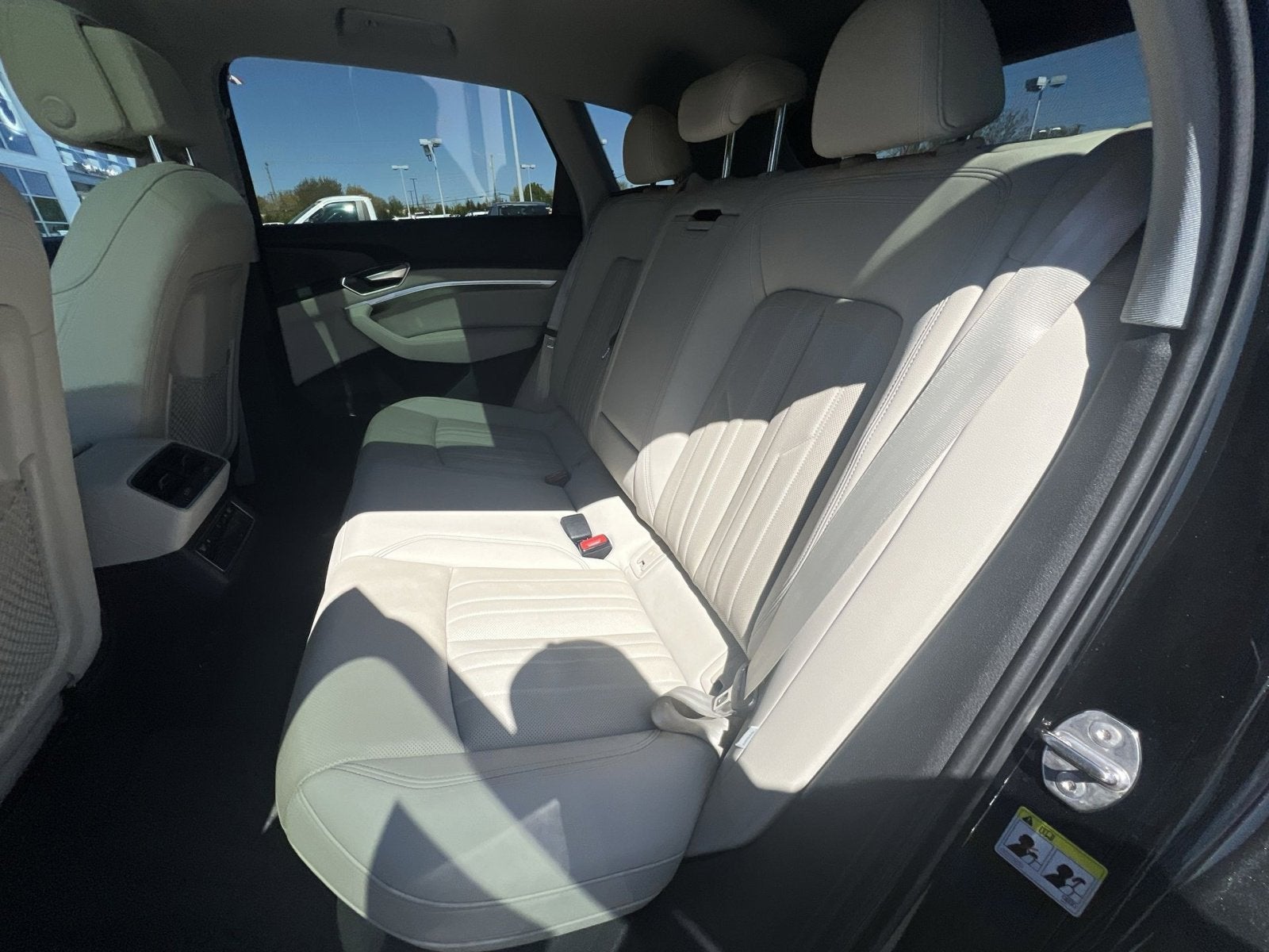 2022 Audi e-tron Premium Plus