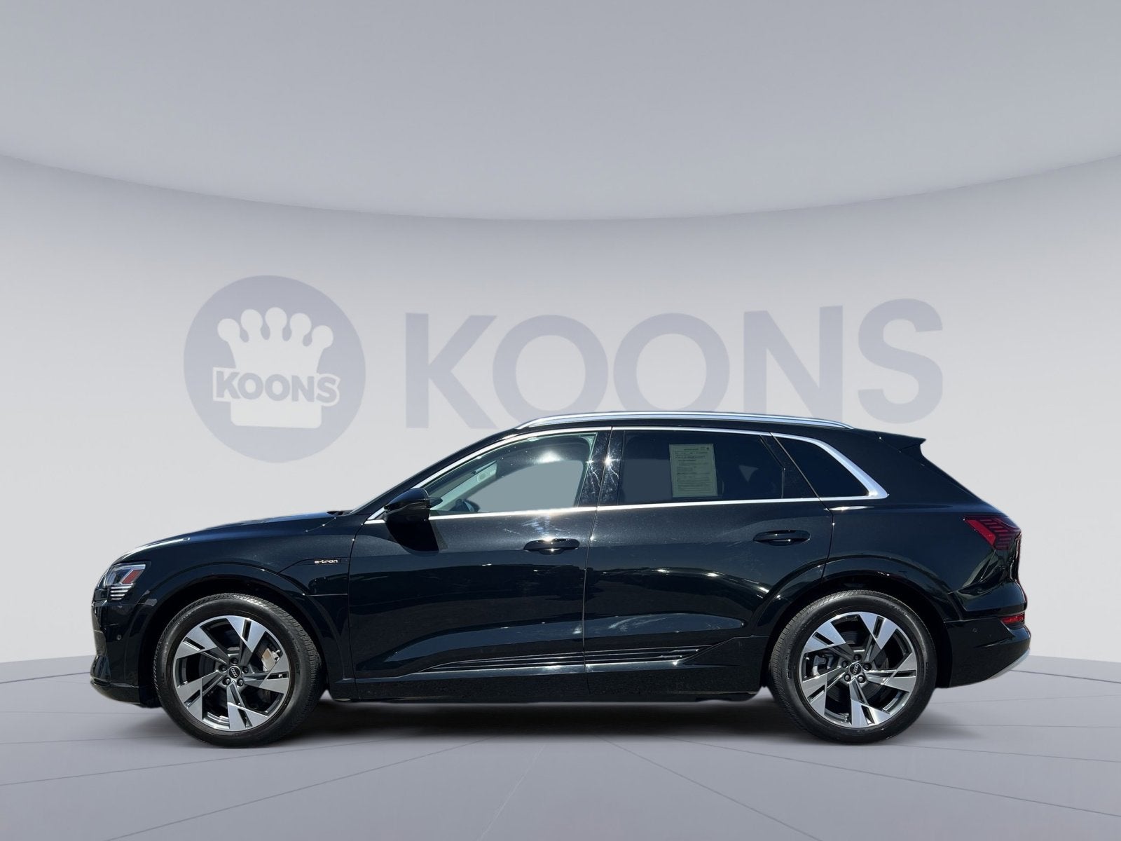 2022 Audi e-tron Premium Plus