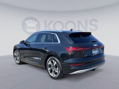 2022 Audi e-tron Premium Plus
