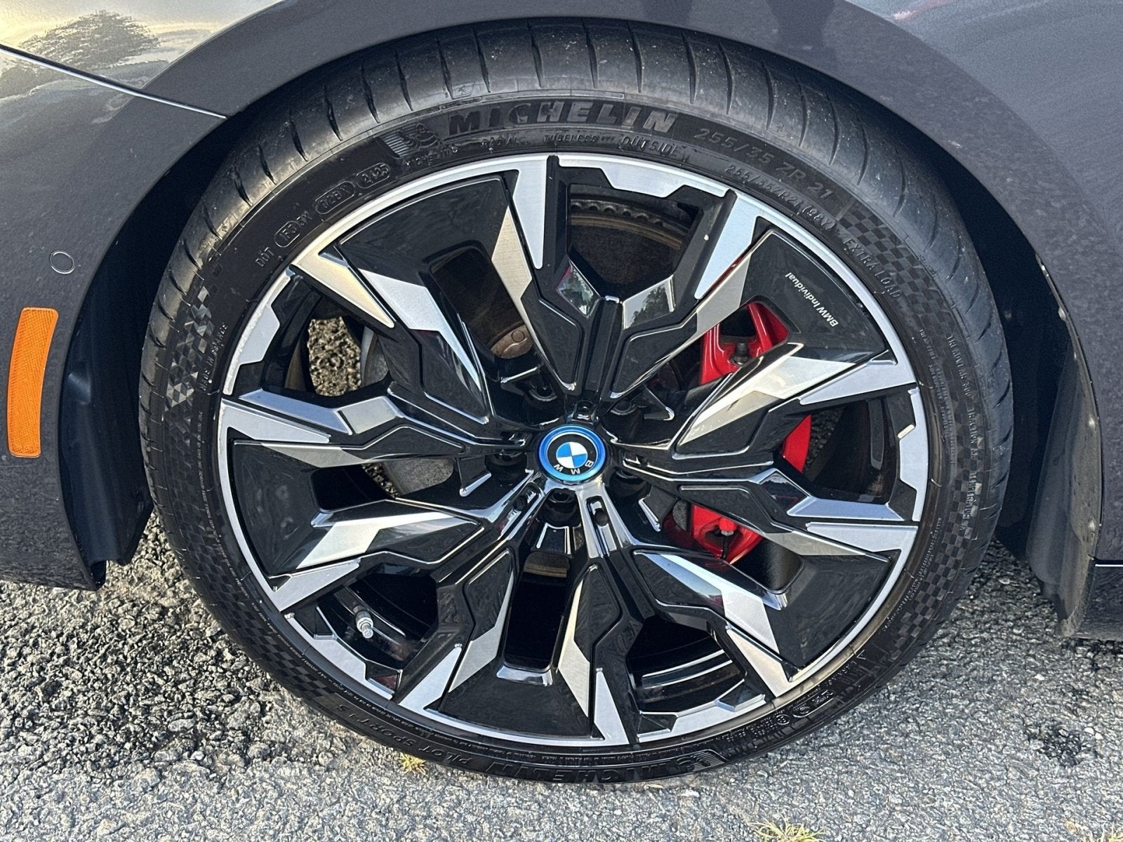 2025 BMW 5 Series 550e xDrive