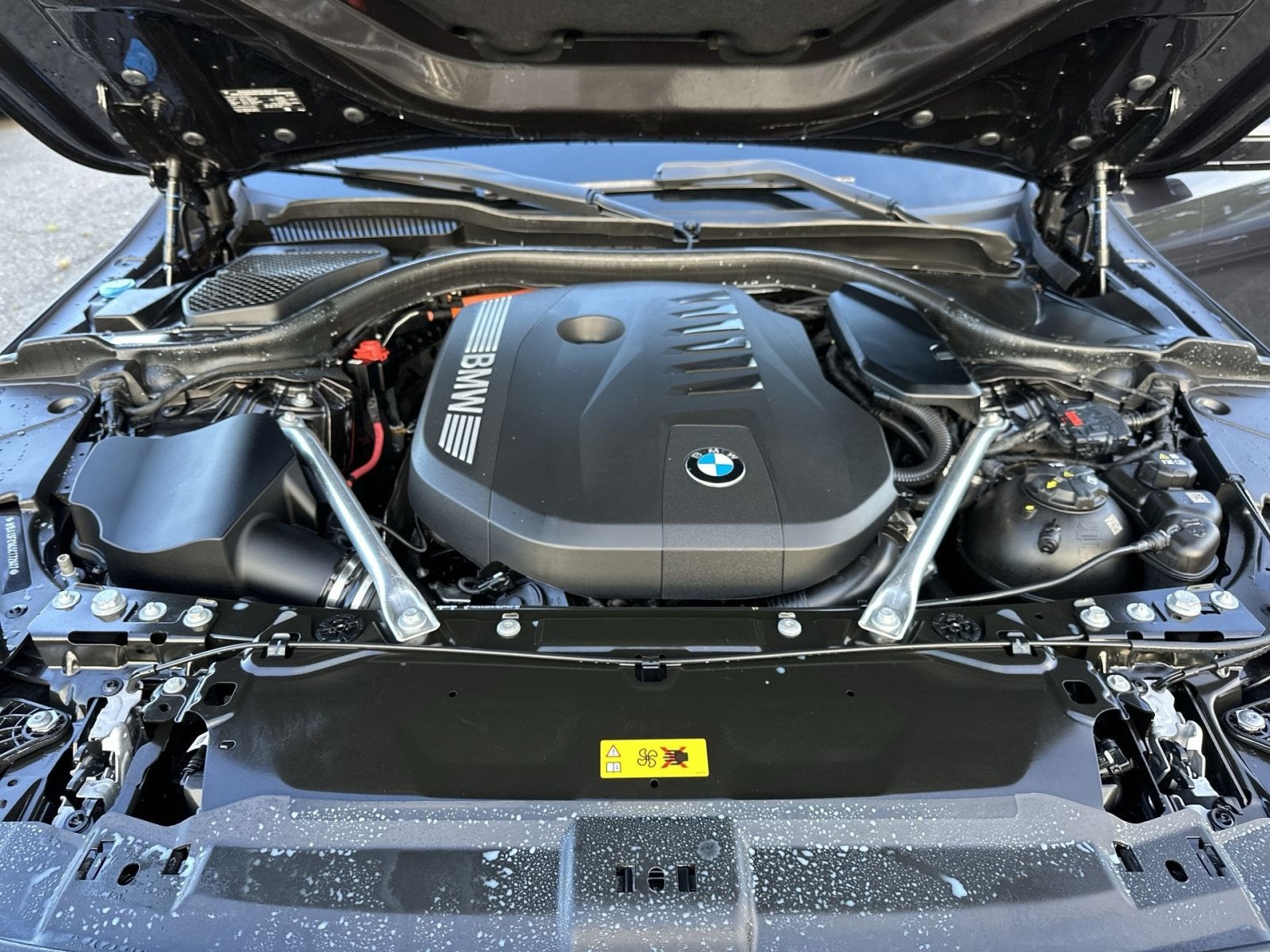 2025 BMW 5 Series 550e xDrive