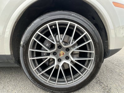 2023 Porsche Cayenne Base