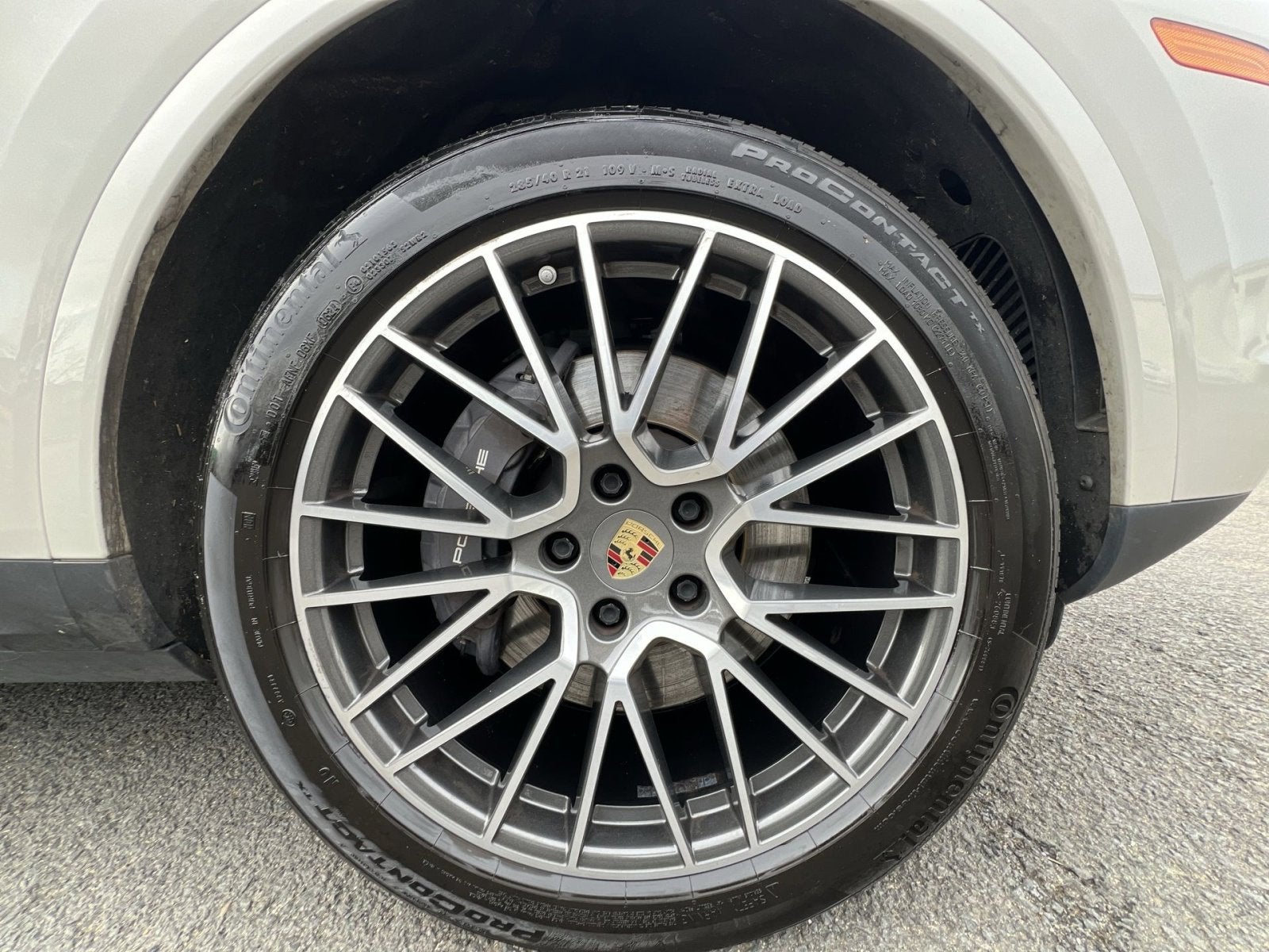 2023 Porsche Cayenne Base