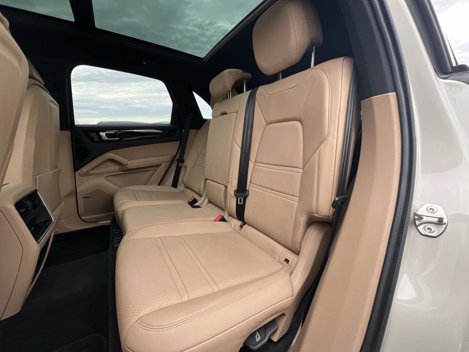 2023 Porsche Cayenne Base