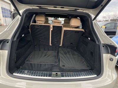 2023 Porsche Cayenne Base
