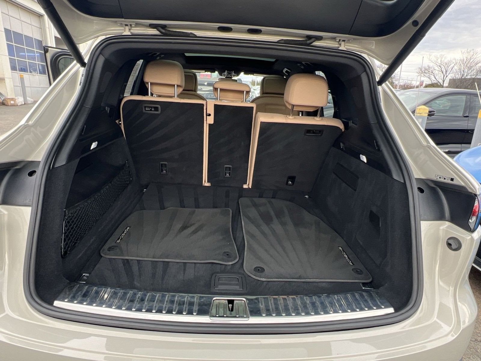 2023 Porsche Cayenne Base