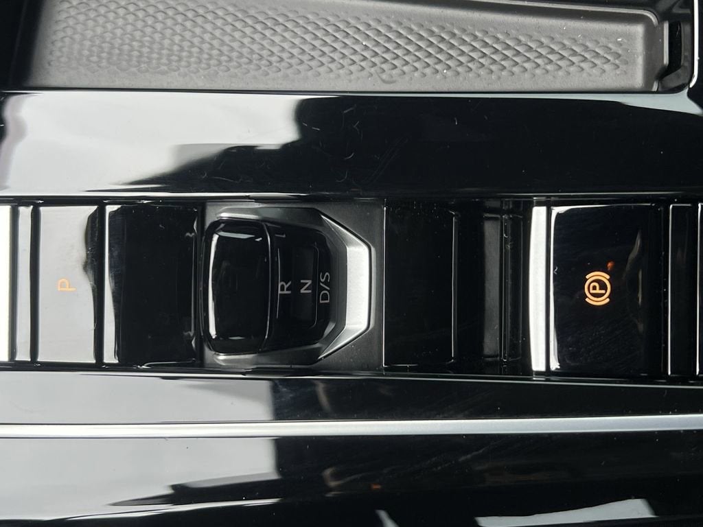 2025 Volkswagen Golf R 2.0T