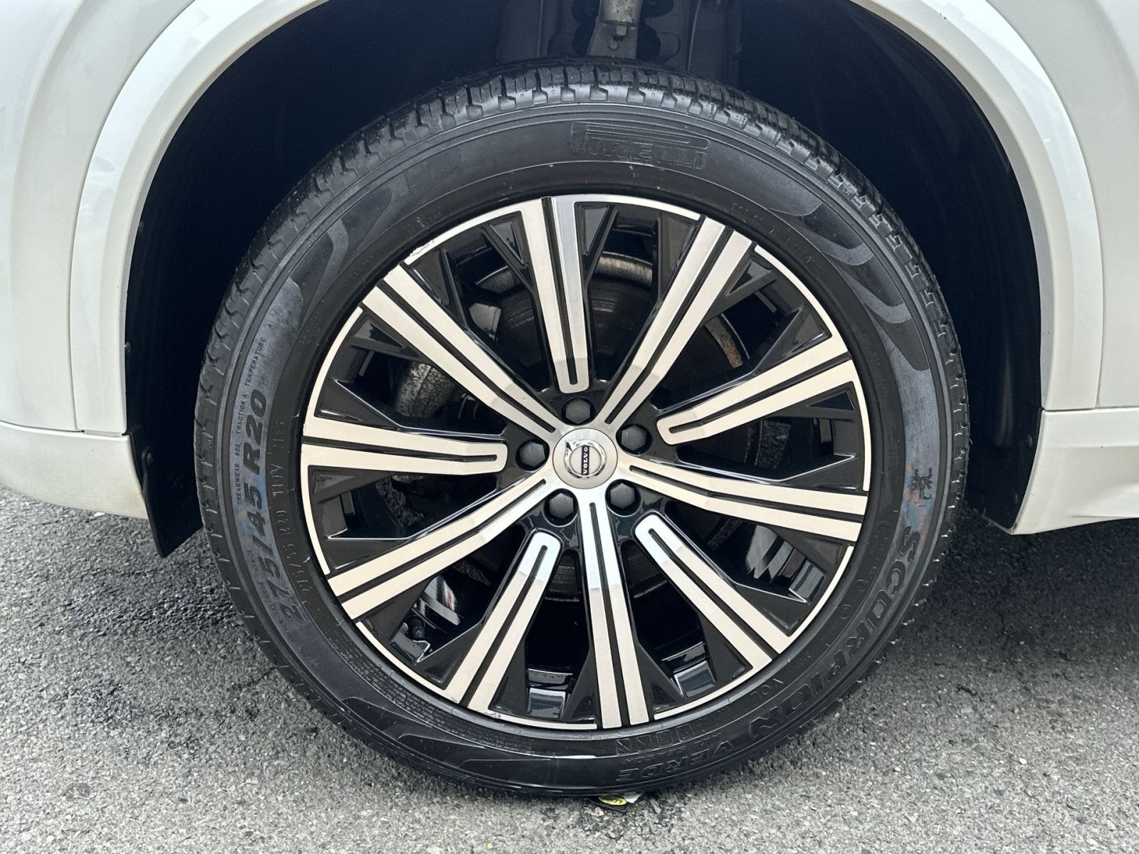 2023 Volvo XC90 B6 Core