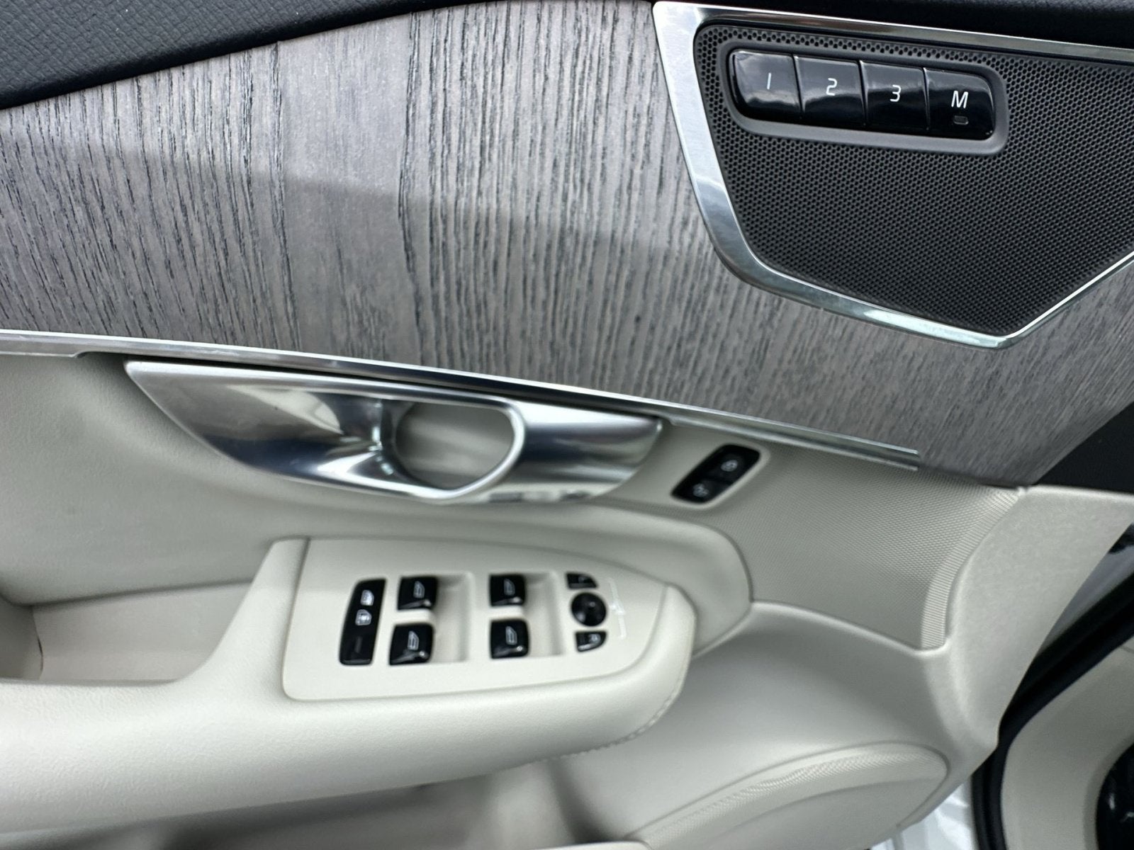 2023 Volvo XC90 B6 Core