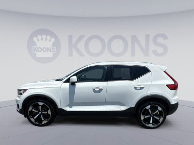 2020 Volvo XC40 Momentum