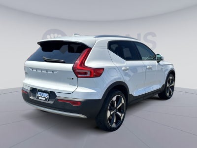 2020 Volvo XC40 Momentum
