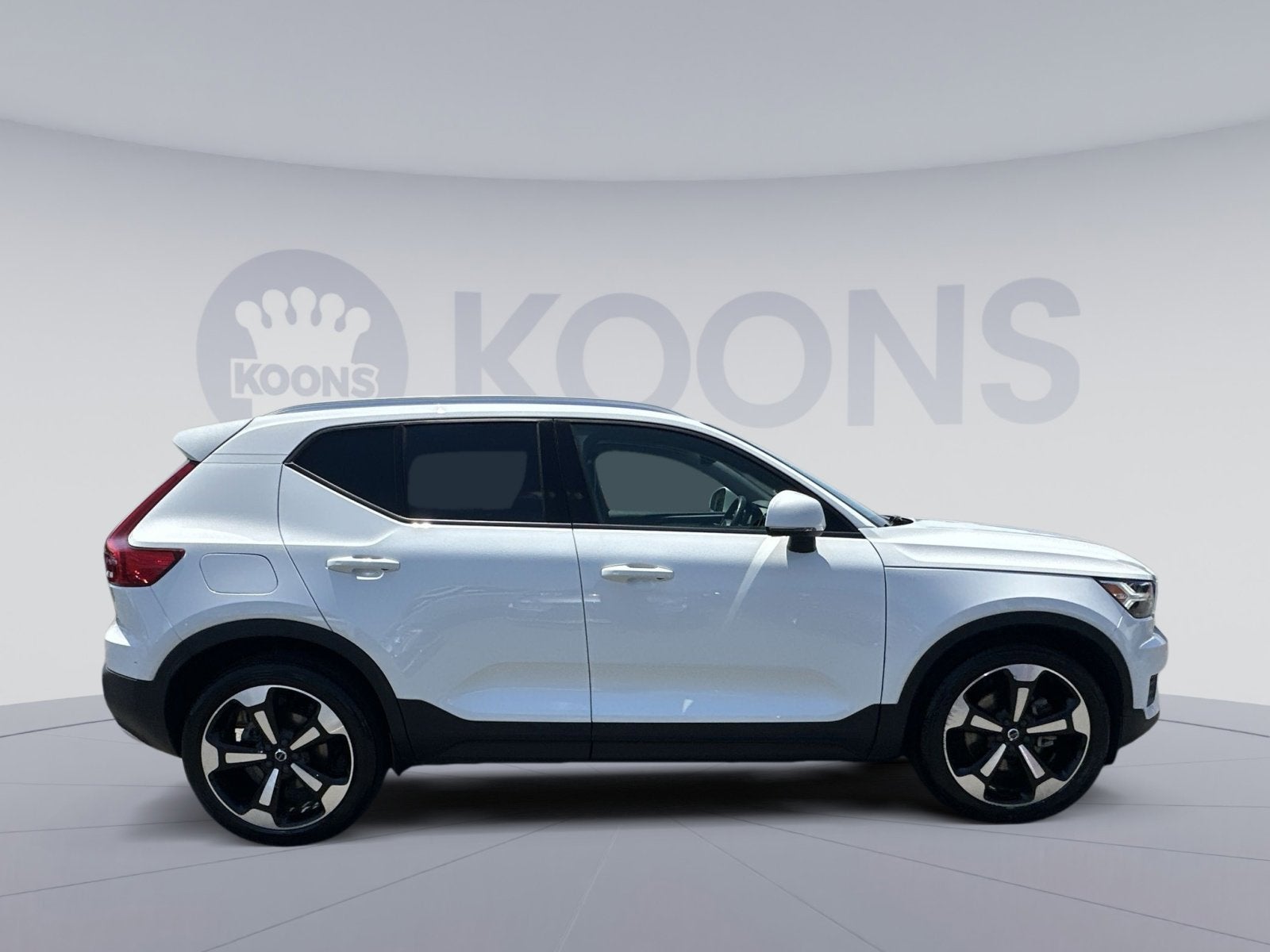 2020 Volvo XC40 Momentum