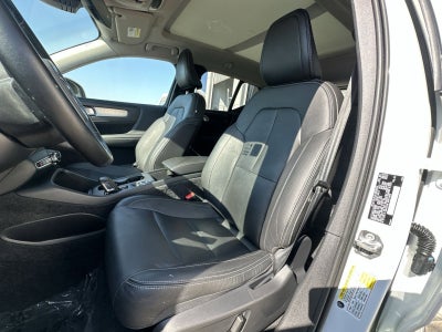 2020 Volvo XC40 Momentum