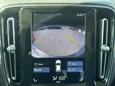 2020 Volvo XC40 Momentum