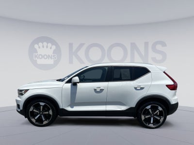2020 Volvo XC40 Momentum