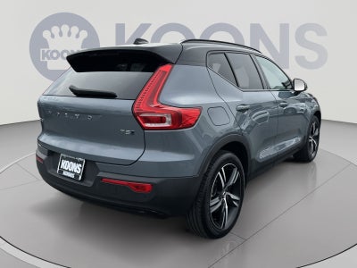 2021 Volvo XC40 R-Design