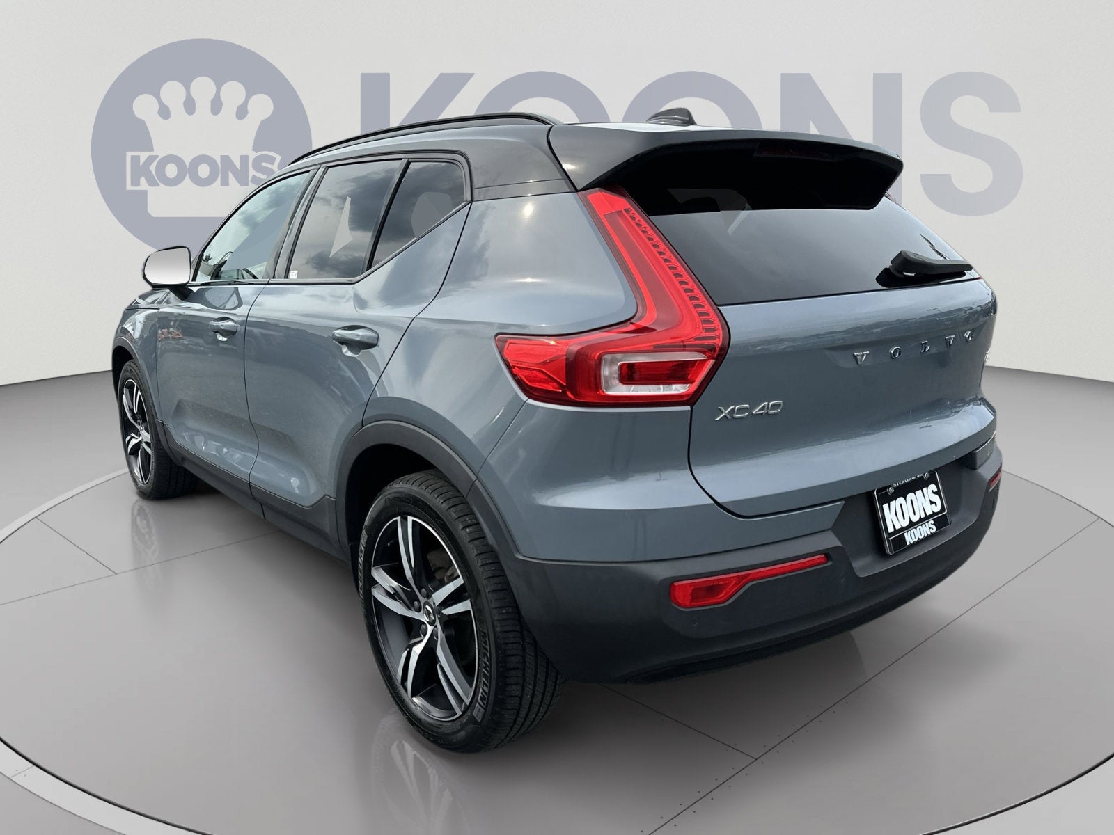 2021 Volvo XC40 R-Design