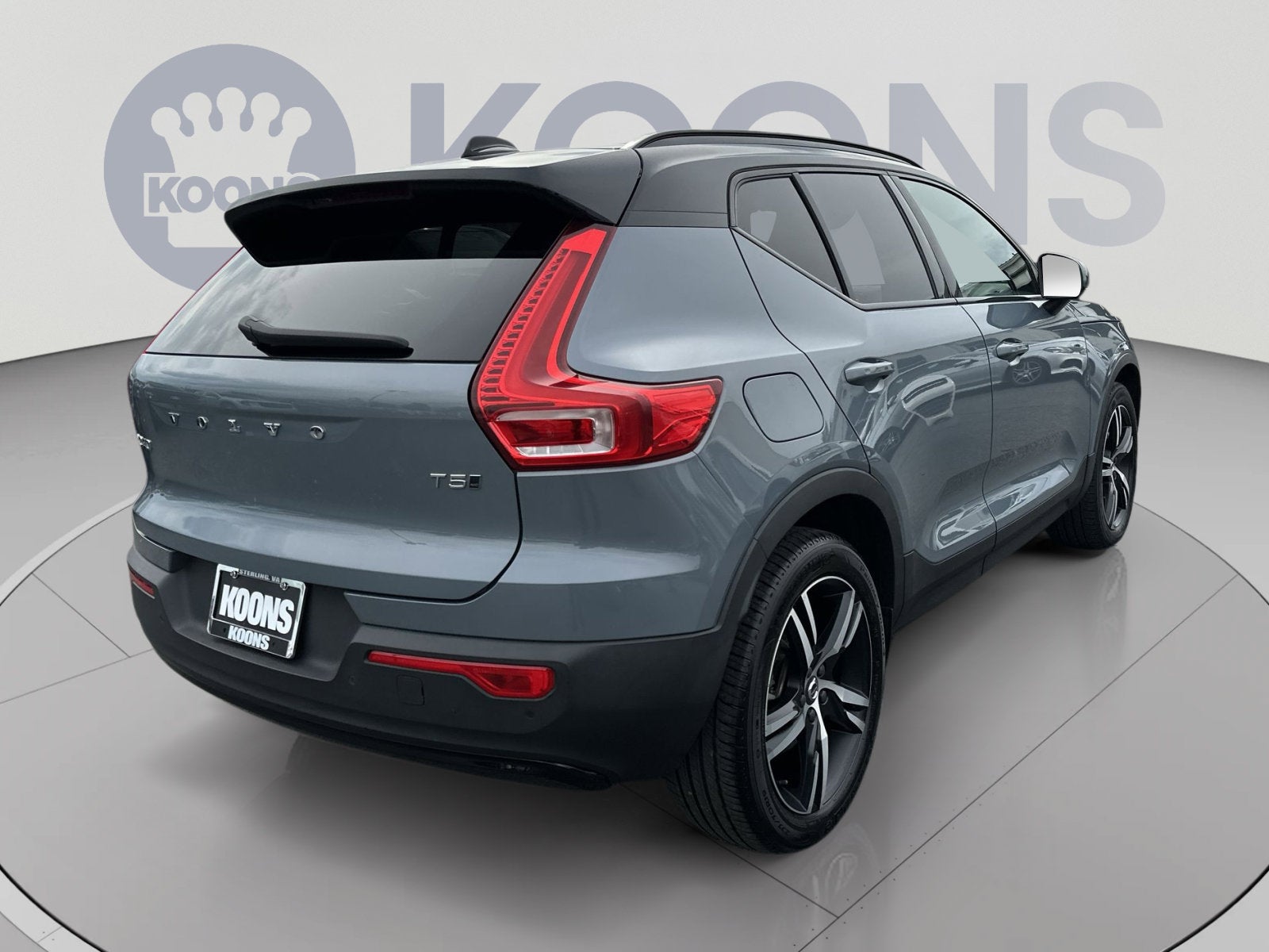 2021 Volvo XC40 R-Design