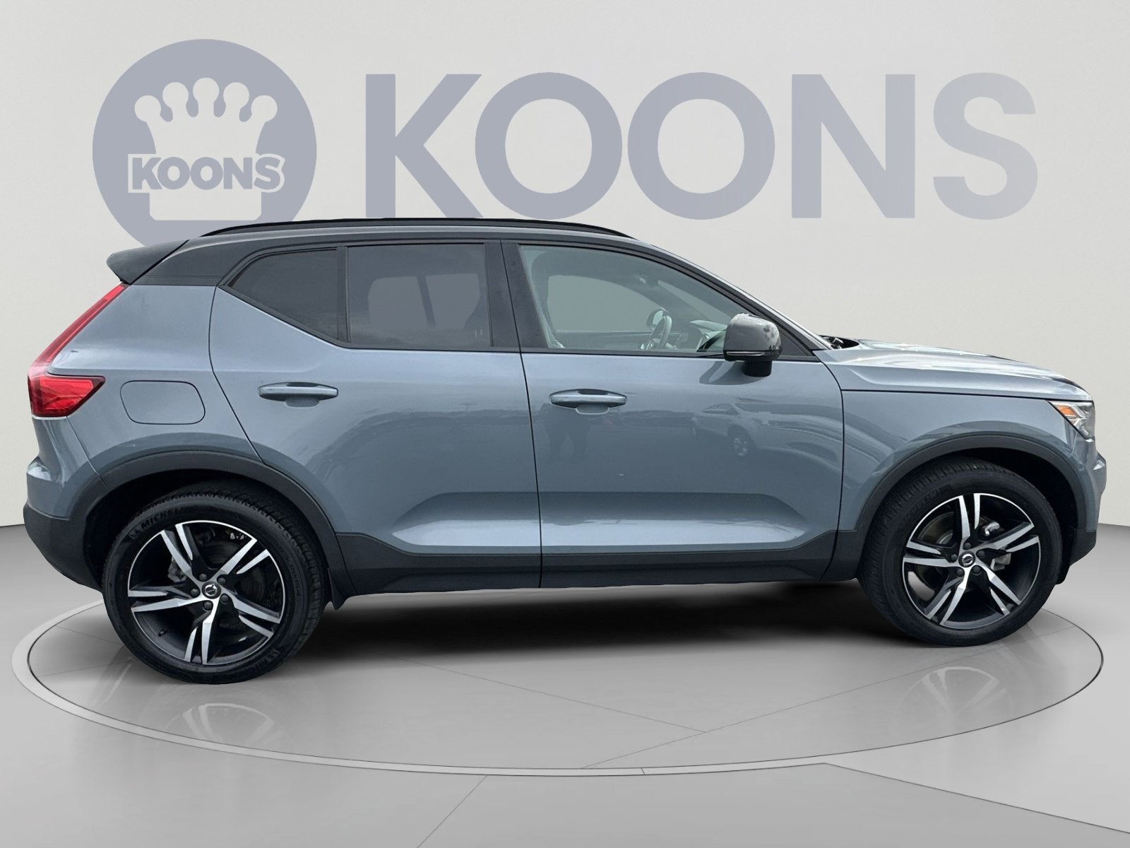 2021 Volvo XC40 R-Design
