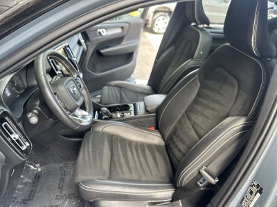 2021 Volvo XC40 R-Design