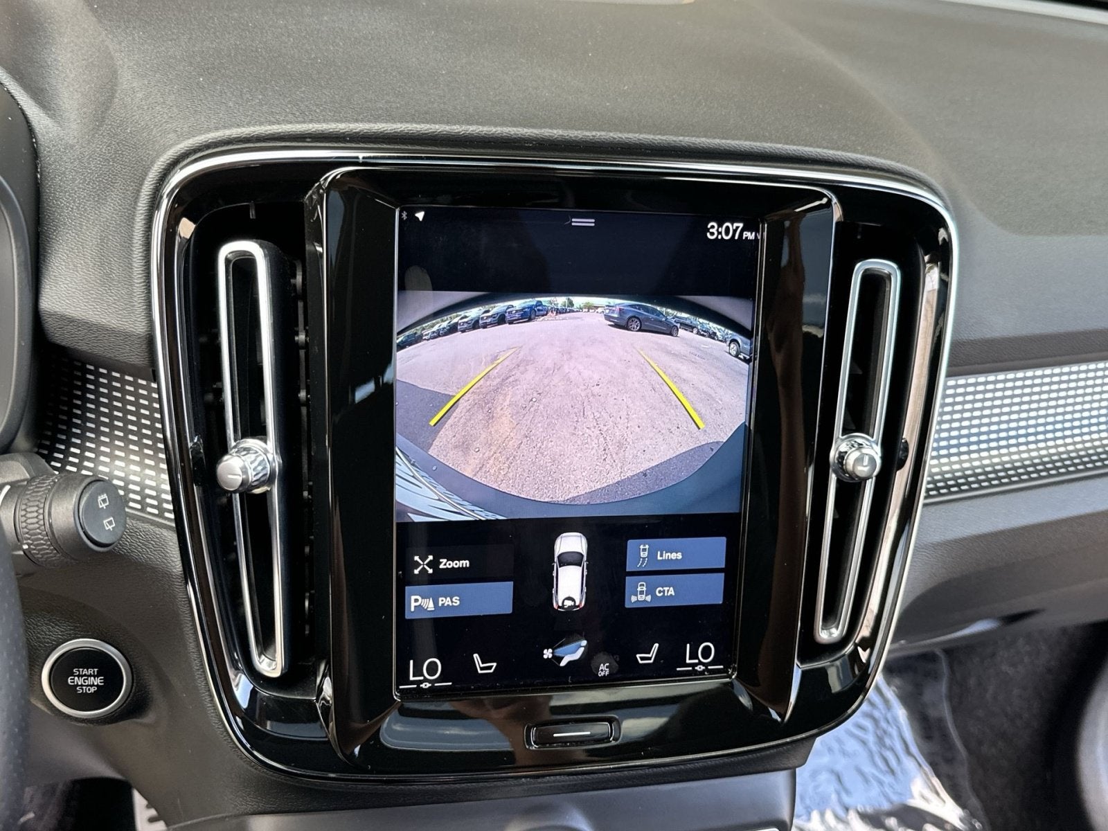 2021 Volvo XC40 R-Design