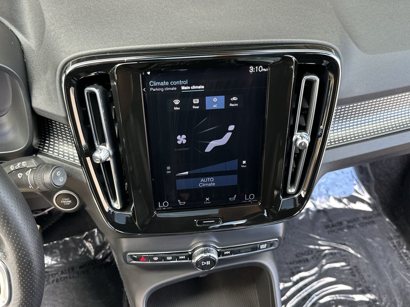 2021 Volvo XC40 R-Design