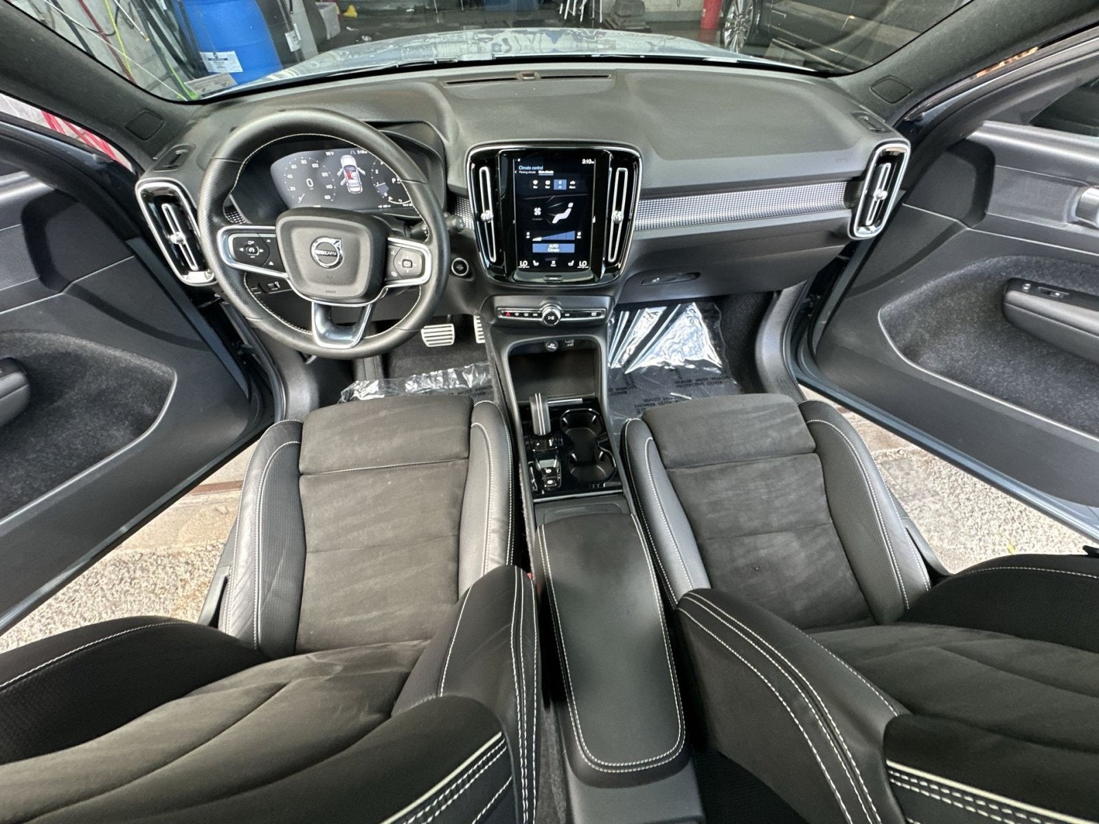 2021 Volvo XC40 R-Design