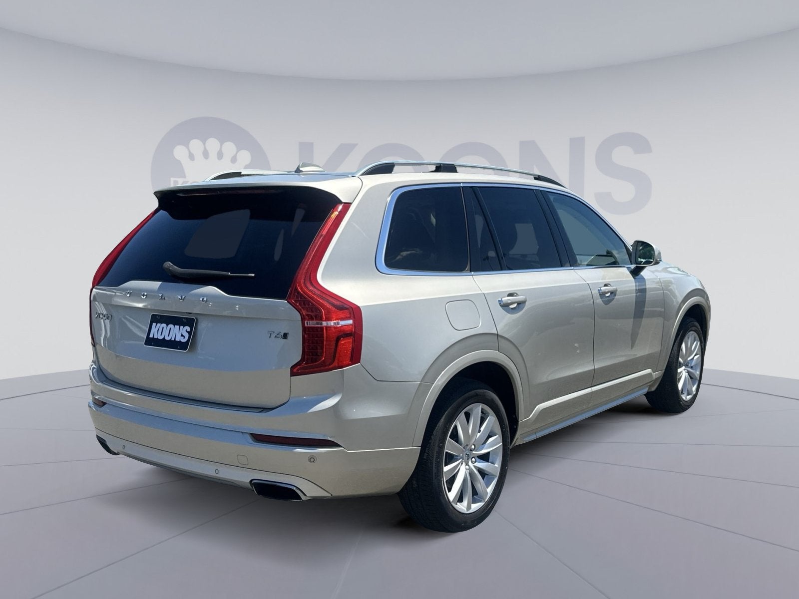 2017 Volvo XC90 T6 Momentum