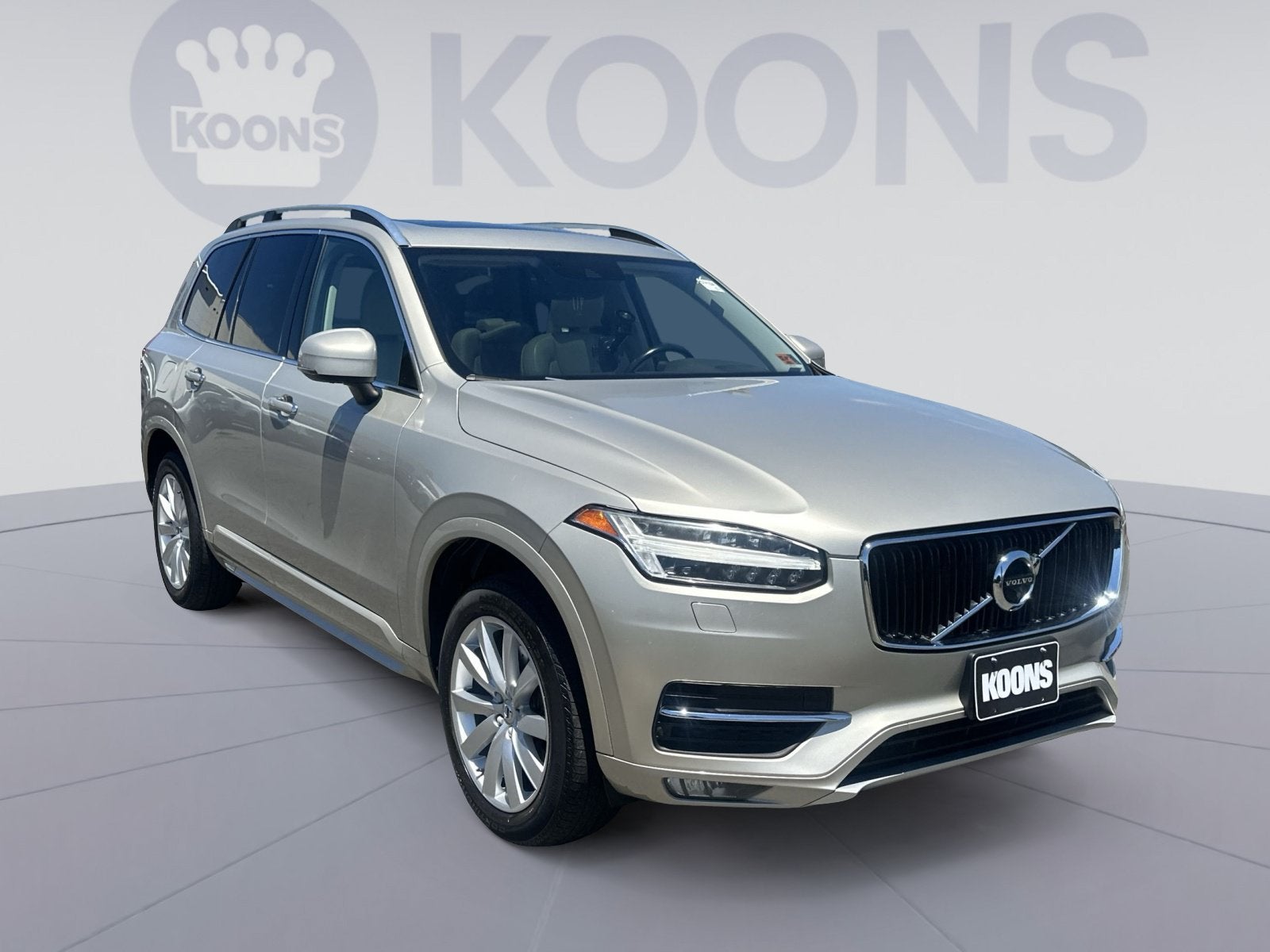2017 Volvo XC90 T6 Momentum