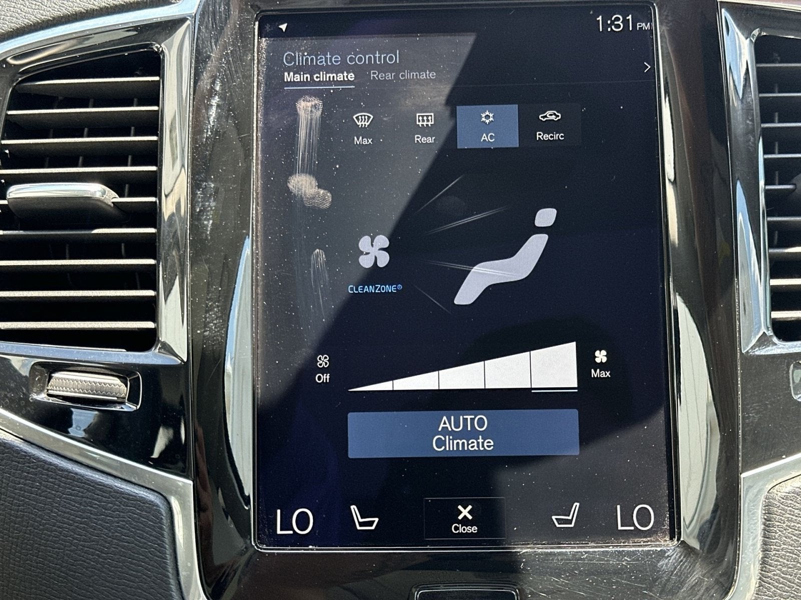 2017 Volvo XC90 T6 Momentum