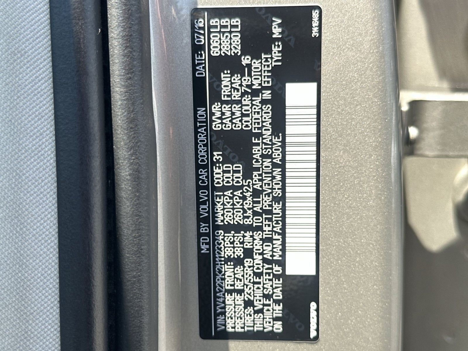 2017 Volvo XC90 T6 Momentum
