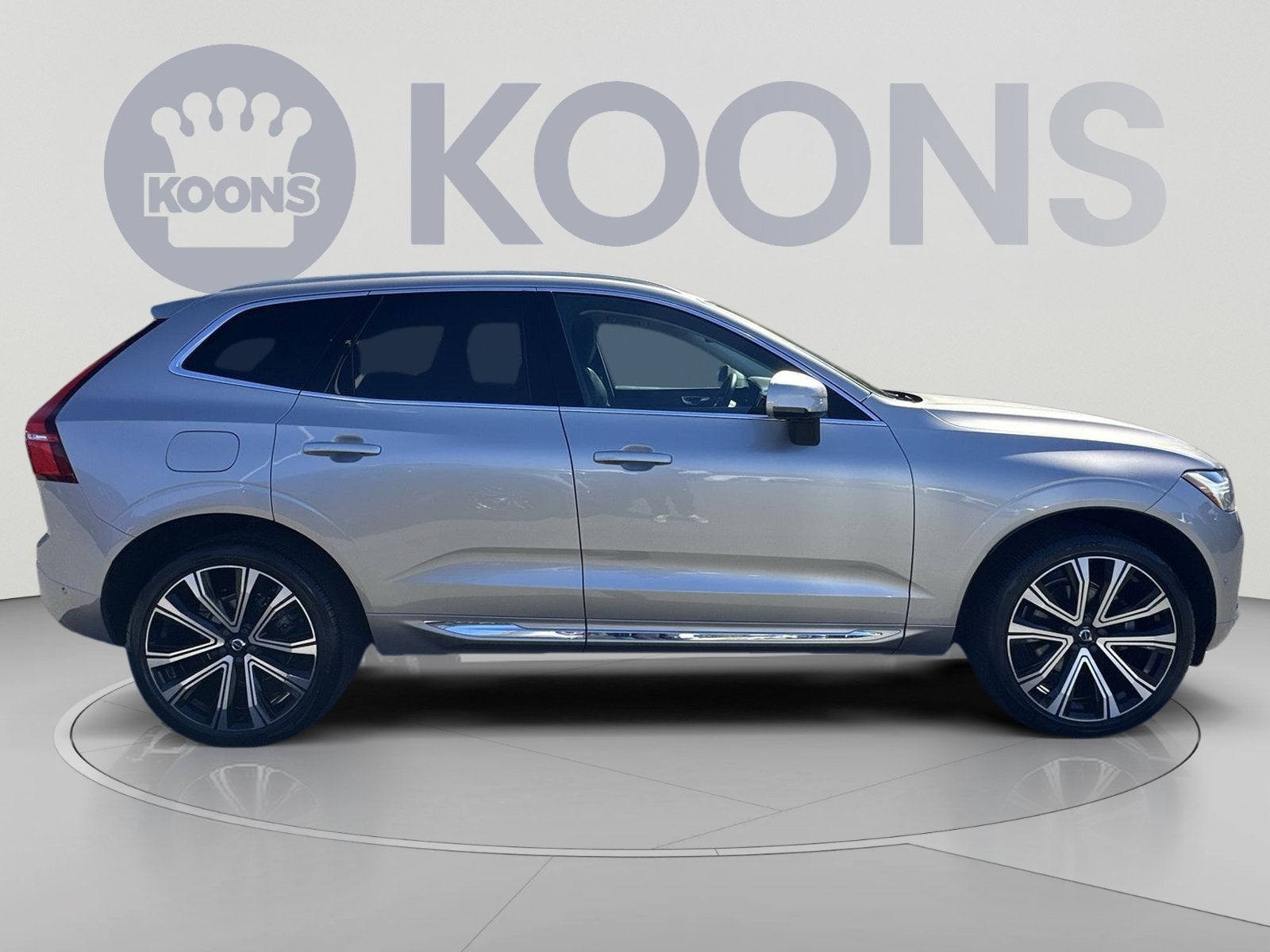 2023 Volvo XC60 B5 Ultimate Bright Theme
