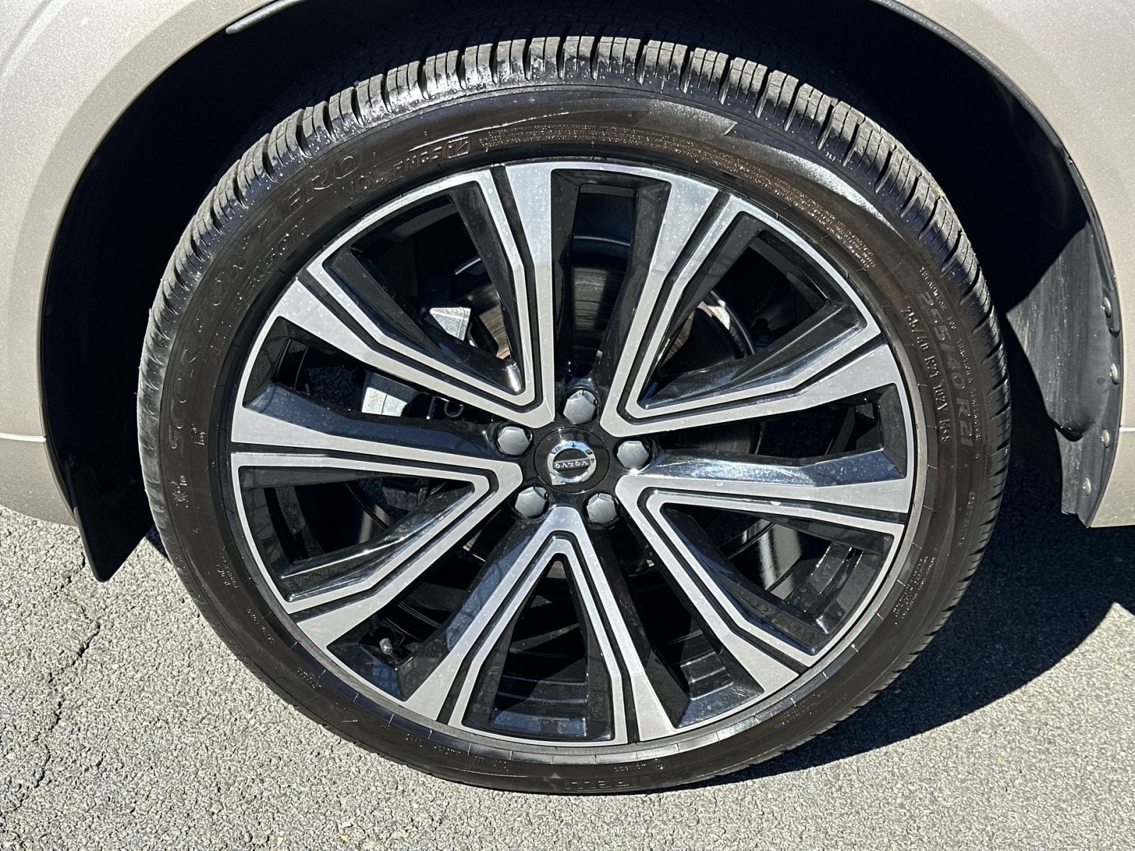 2023 Volvo XC60 B5 Ultimate Bright Theme