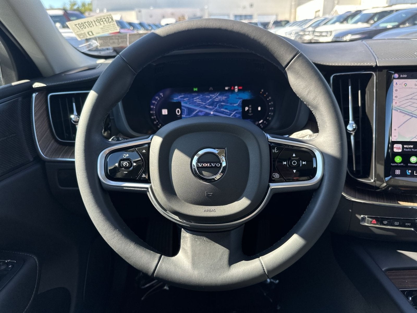 2023 Volvo XC60 B5 Ultimate Bright Theme