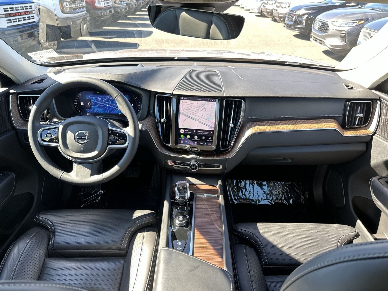 2023 Volvo XC60 B5 Ultimate Bright Theme