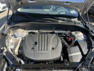 2023 Volvo XC60 B5 Ultimate Bright Theme
