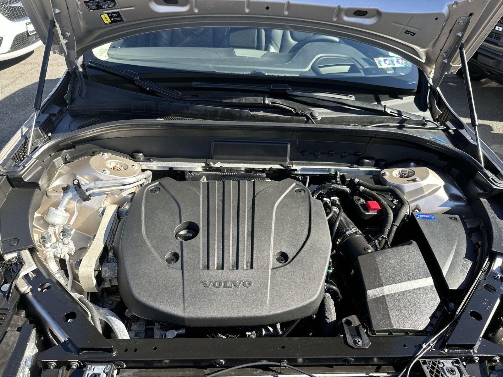 2023 Volvo XC60 B5 Ultimate Bright Theme