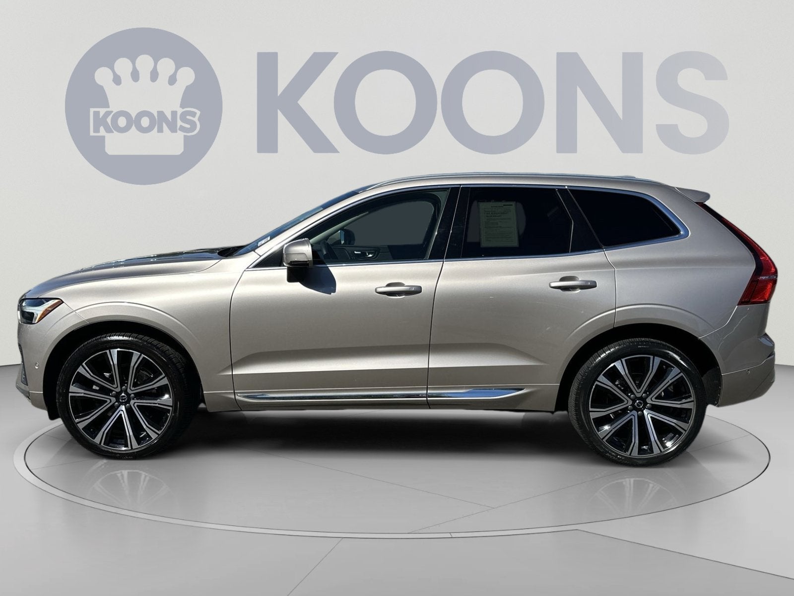 2023 Volvo XC60 B5 Ultimate Bright Theme