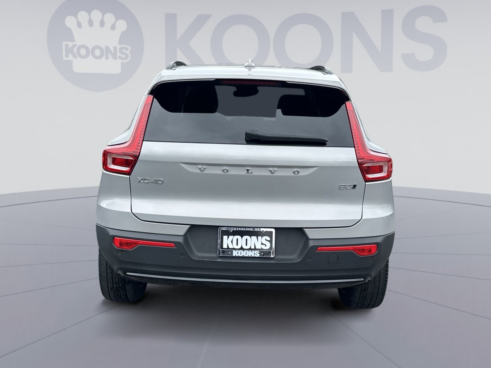 2023 Volvo XC40 B5 Plus Dark Theme