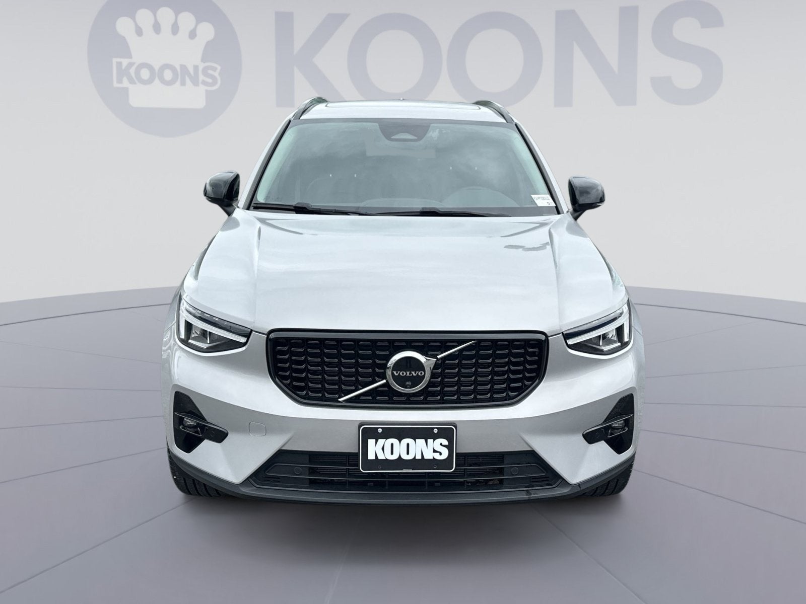 2023 Volvo XC40 B5 Plus Dark Theme