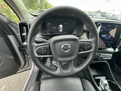 2023 Volvo XC40 B5 Plus Dark Theme