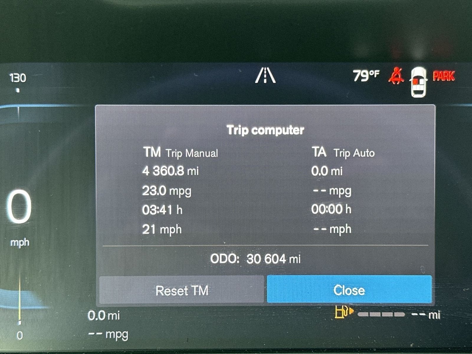 2023 Volvo XC40 B5 Plus Dark Theme