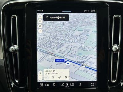 2023 Volvo XC40 B5 Plus Dark Theme